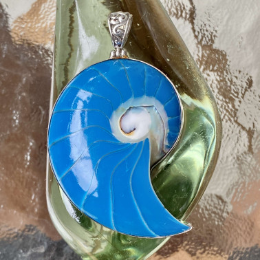 PD 06256 L-BL-(HANDMADE 925 BALI SILVER PENDANTS WITH NATURAL NAUTILUS SHELL)